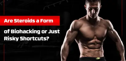 Um homem analisando esteróides e suplementos em uma mesa enquanto explora técnicas de biohacking.